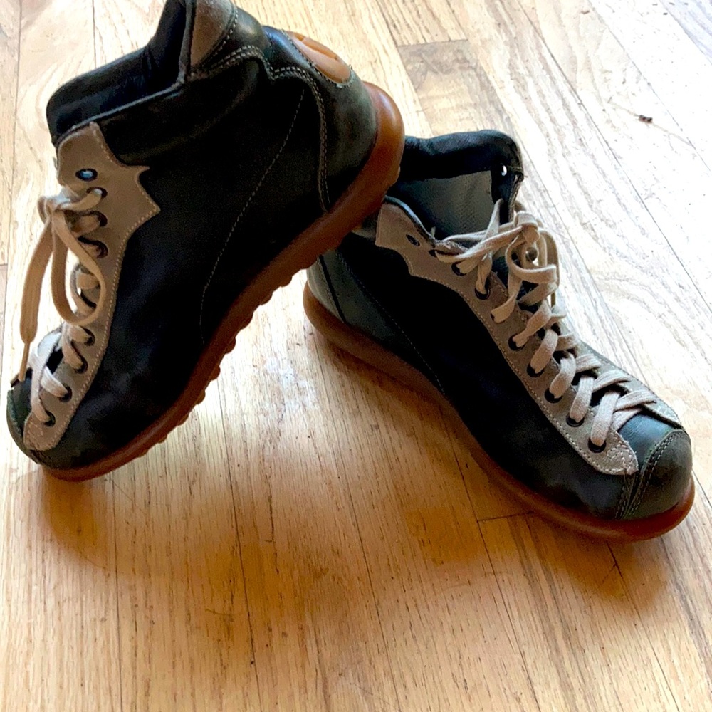 Camper Pelotas high top sneaker in EU size 35